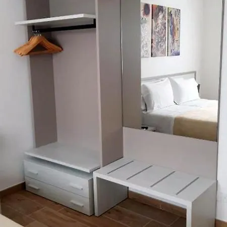 Caba Colombo Apartman *